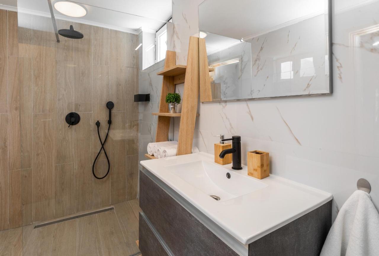 Apartment Toma Вела-Лука Екстер'єр фото
