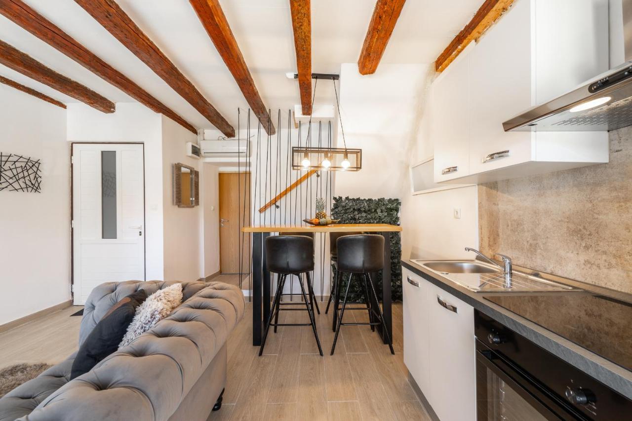 Apartment Toma Вела-Лука Екстер'єр фото
